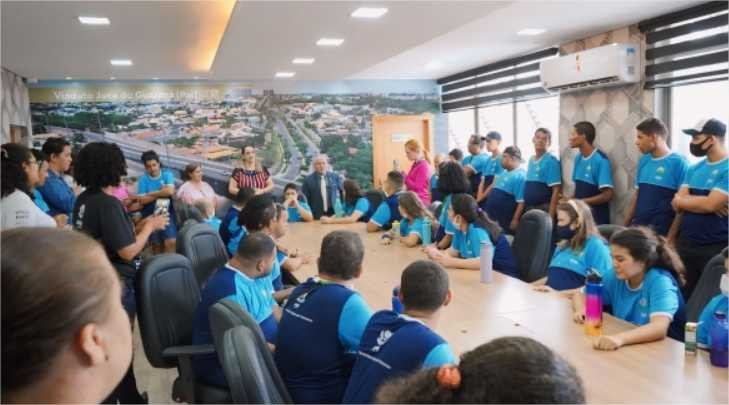 Presidente Chico 2000 recebe alunos da APAE na 1º edição do projeto Cuiabaninhos de 2024