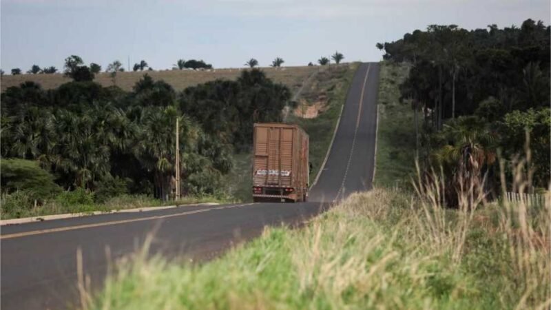 Asfalto construído pelo Governo na MT-339 vai beneficiar 1,5 mil famílias de produtores de assentamento