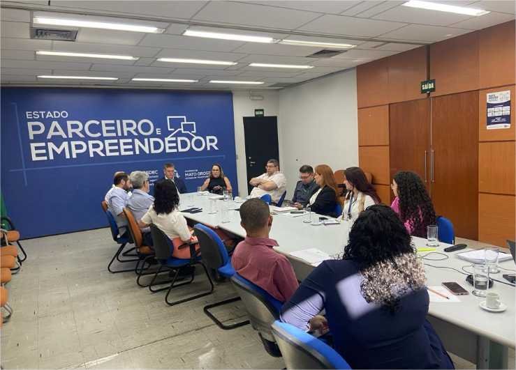 Governo de MT apresenta plano com medidas de combate à desigualdade para prefeitos do Médio Araguaia