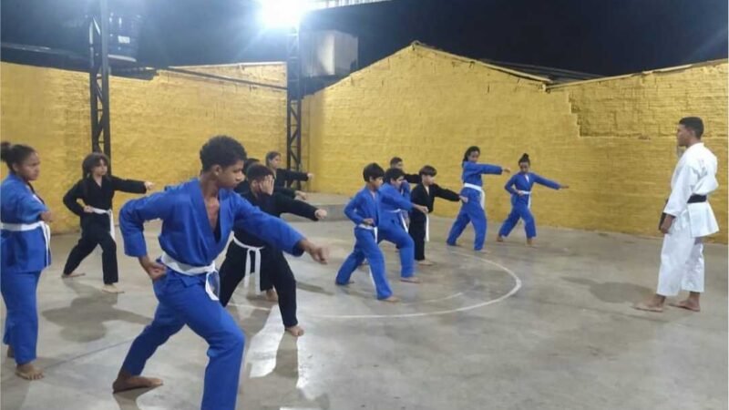 Projeto está com inscrições gratuitas para aulas de balé, capoeira e karatê