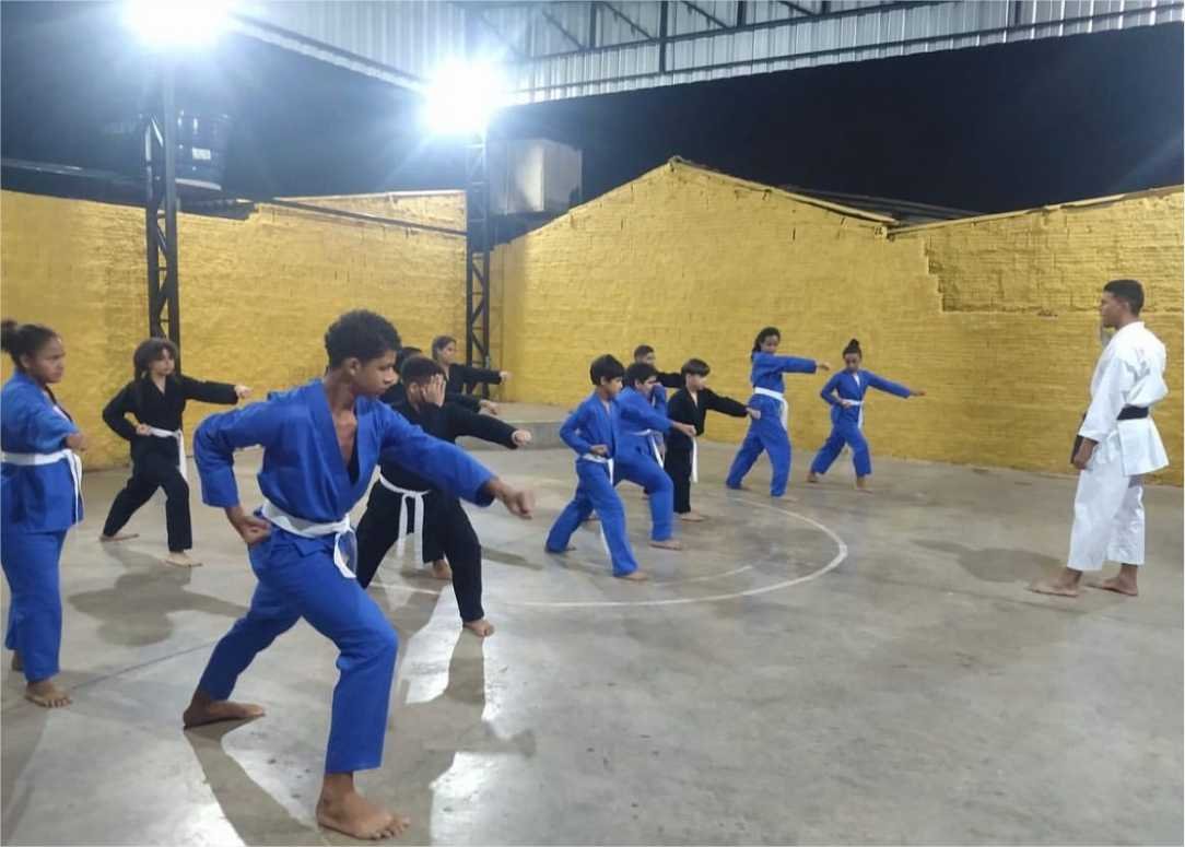 Projeto está com inscrições gratuitas para aulas de balé, capoeira e karatê