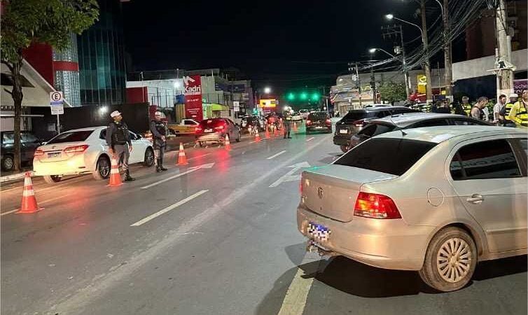 Operação Lei Seca resulta na prisão de 17 motoristas embriagados na Avenida Isaac Póvoas