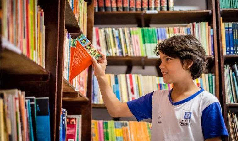 Livros de escritores regionais são lançados com apoio de edital do Governo do Estado