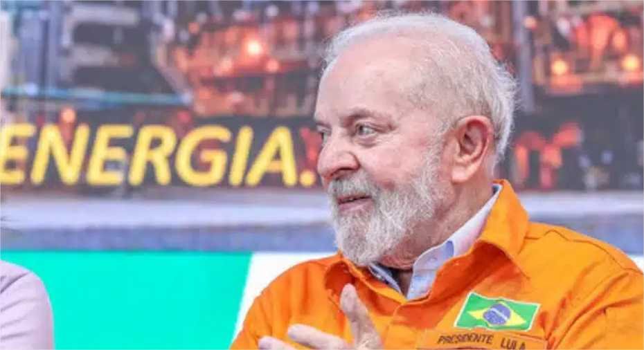 Oposição protocola pedido de impeachment de Lula na Câmara