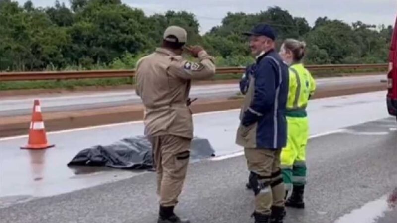 Motociclista morre em batida frontal com carro utilitário na BR-163
