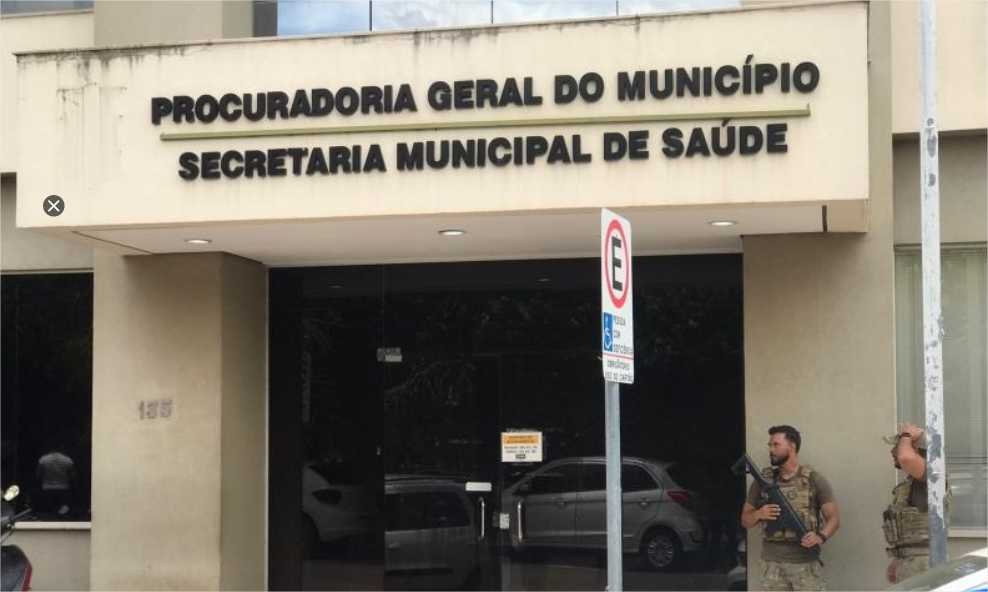 Prefeito suspende contrato e determina auditoria em pagamentos efetuados pela intervenção