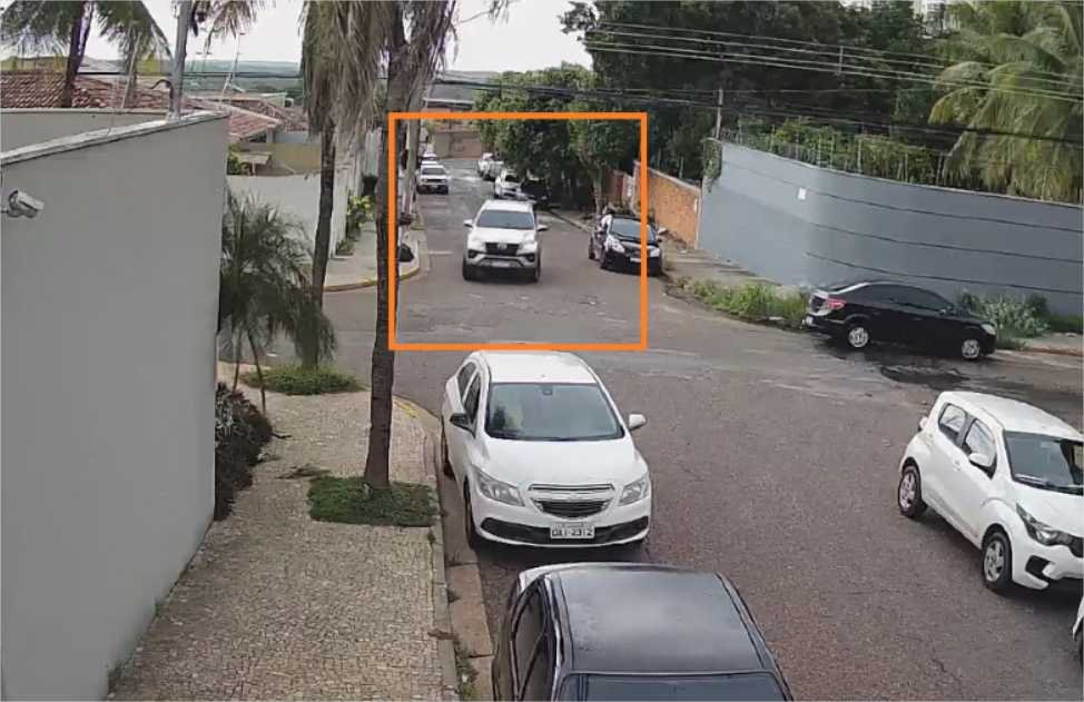 Vídeo mostra criminoso furtando caminhonete da irmã de vice-governador em Cuiabá; veja