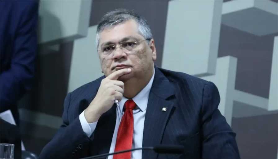 Dino toma posse como ministro do STF nesta quinta e herdará 344 processos