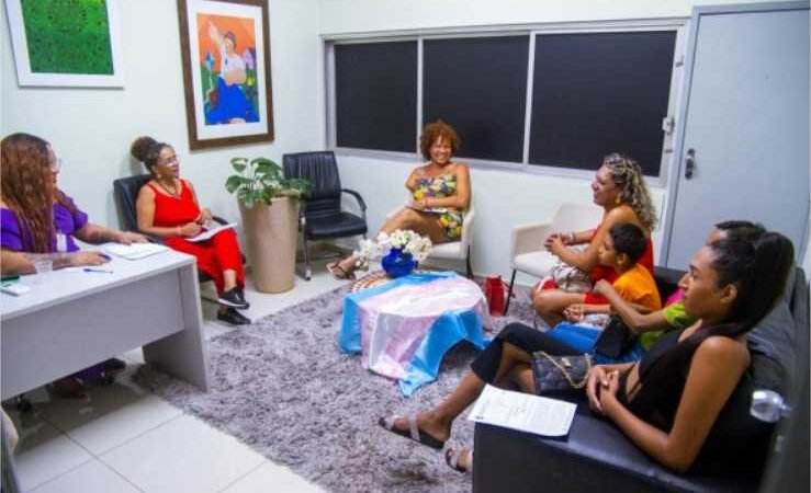 Edna discute políticas públicas com Associação das Travestis e Transsexuais