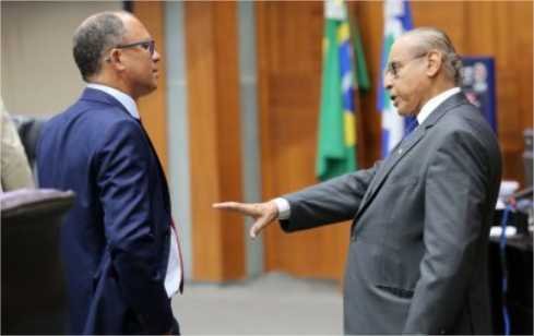 Deputado blefa com candidatura e apoiará Kalil se indicar vice em VG