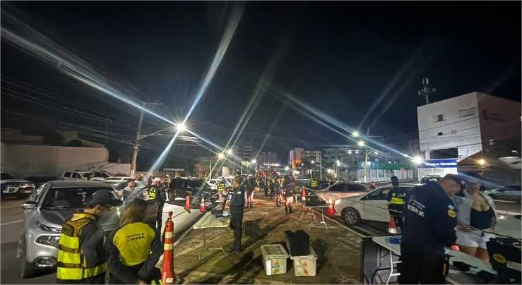 Operação Lei Seca prende oito pessoas por embriaguez ao volante na madrugada deste sábado (10)