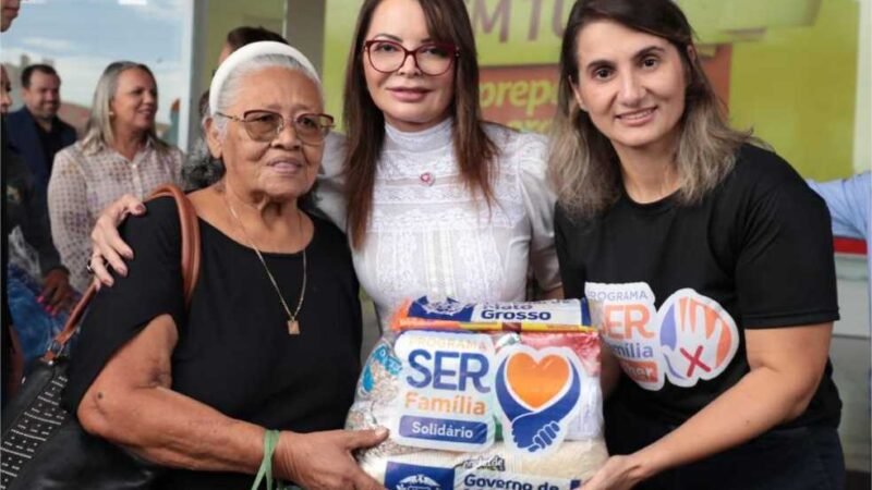 Primeira-dama de MT participa de evento filantrópico em Rondonópolis com mulheres voluntárias em ações sociais