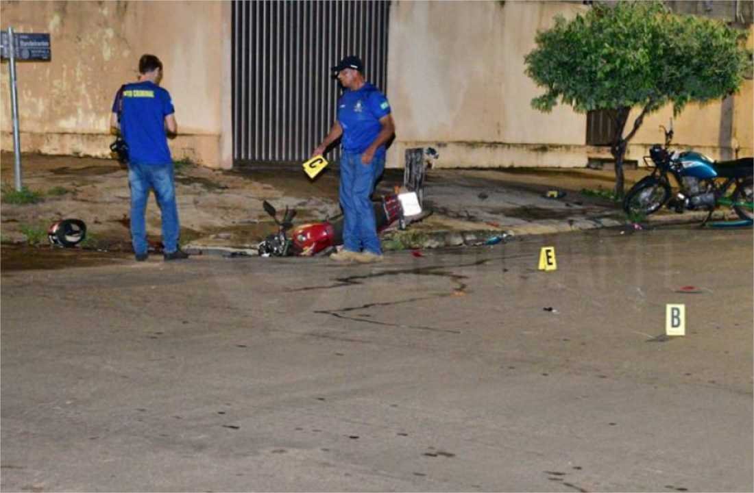 Acidente de moto deixa três pessoas gravemente feridas