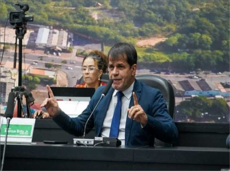 Projeto de Adevair permite instalação de bebedouros públicos em terminais de ônibus