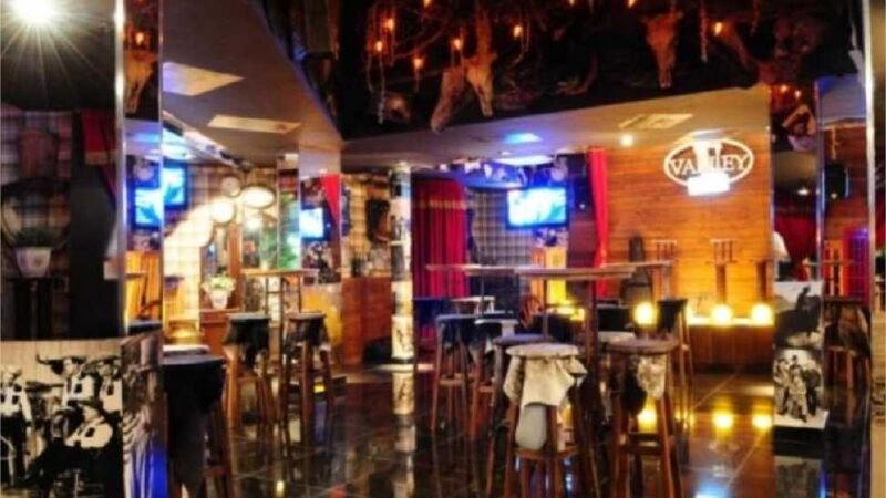 Homem se passa por delegado da Polícia Civil, agride seguranças de bar e acaba preso em Cuiabá