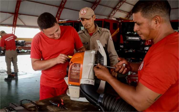 Bombeiros fazem capacitação de manuseio de equipamentos de combate aos incêndios florestais