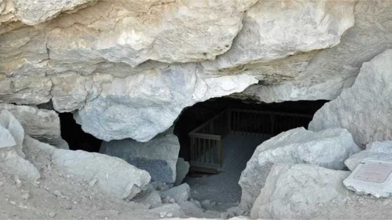 Lovelock: a caverna que teria sido lar de seres gigantes ruivos e canibais