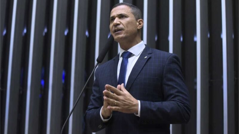 Coronel Assis afirma que vacinação obrigatória para crianças é um absurdo