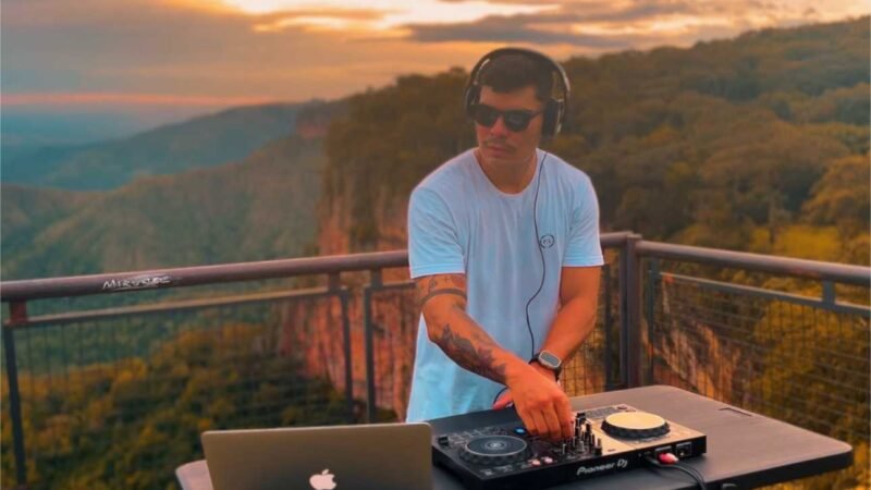 DJ e produtor de vídeo criam projeto para fomentar a música eletrônica e o turismo