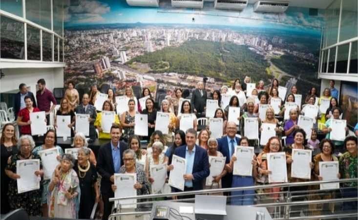 Eduardo Magalhães homenageia 71 mulheres com Moção de Aplauso