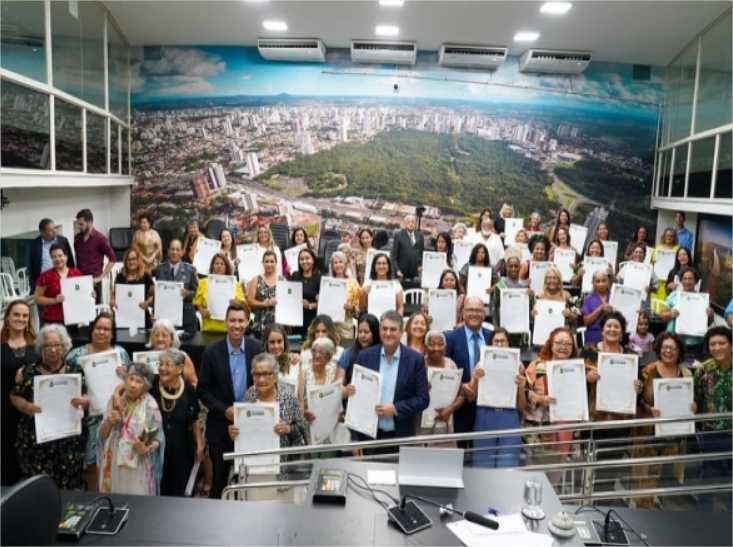 Eduardo Magalhães homenageia 71 mulheres com Moção de Aplauso