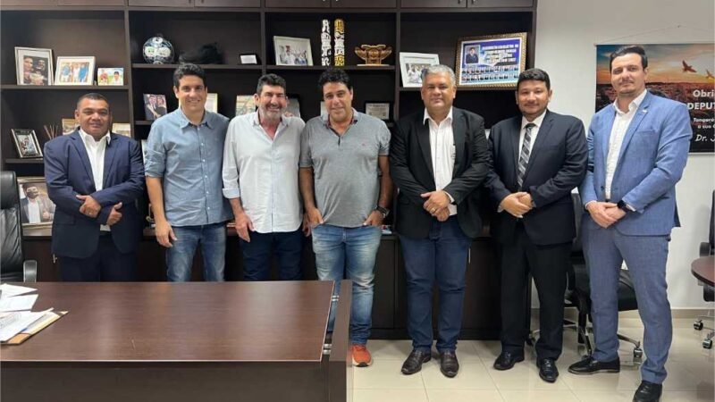 Dr. Vicente Palmiro recebe apoio de mais um deputado e consolida seu nome como pré-candidato