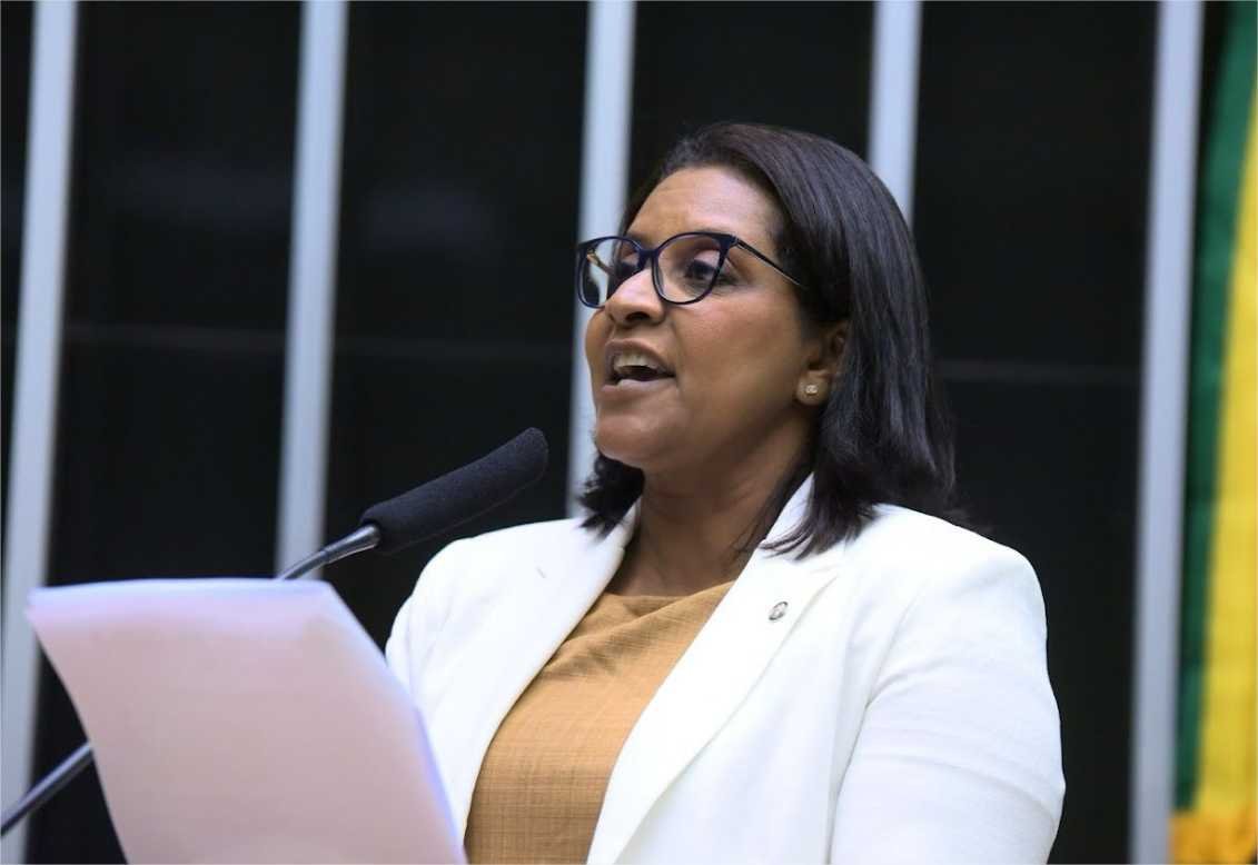 Gisela Simona relata projeto para divulgar canais de atendimento à mulheres vítimas de violência na “Voz do Brasil”