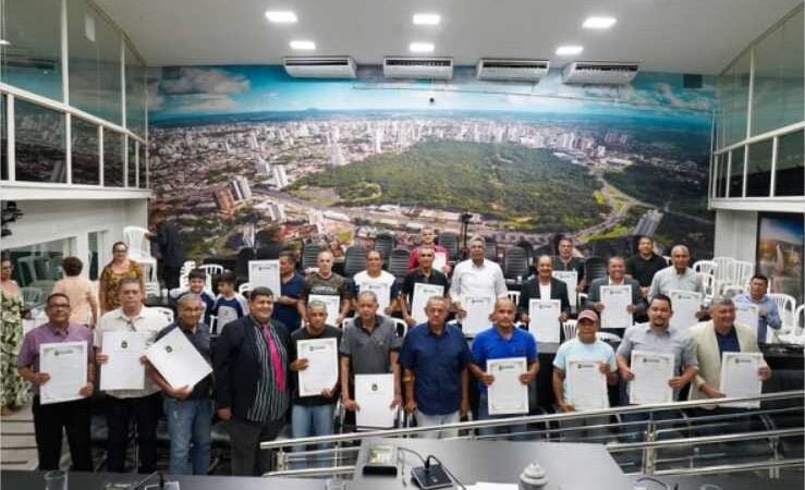 Rogério Varanda homenageia ex-jogadores de Futsal de Mato Grosso