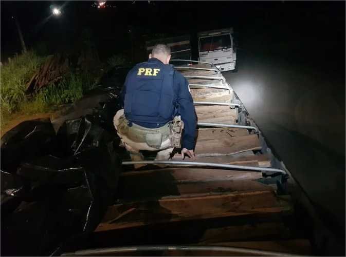 Em Porto Velho/RO, PRF apreende 49 metros cúbicos de madeiras