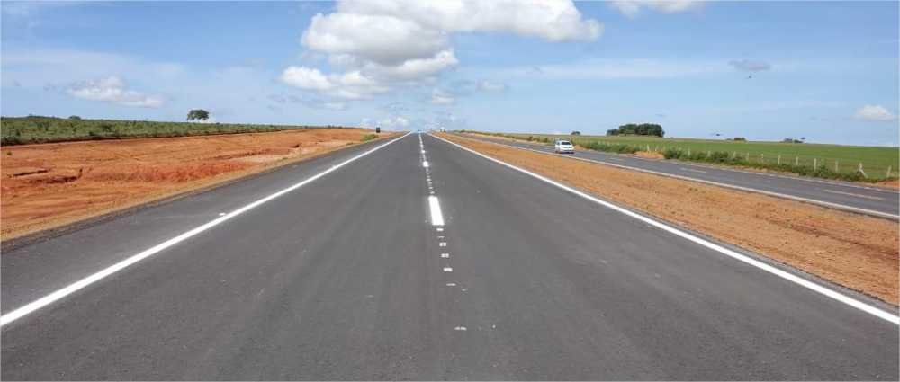 Governador entrega 1° trecho e assina ordem de serviço para duplicar mais 88 km da BR-163