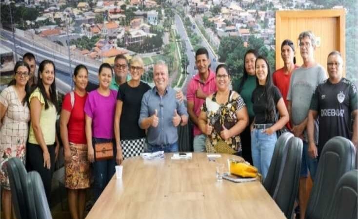 Presidente recebe moradores para discutir regularização fundiária, energia, água e taxa de lixo