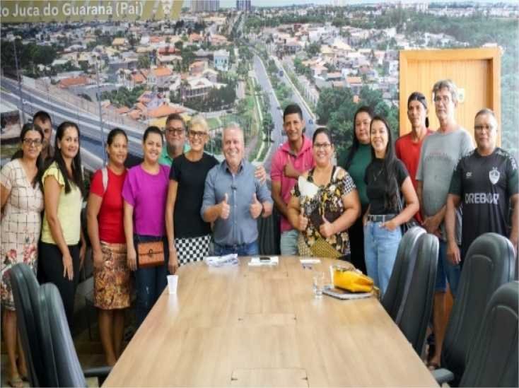 Presidente recebe moradores para discutir regularização fundiária, energia, água e taxa de lixo