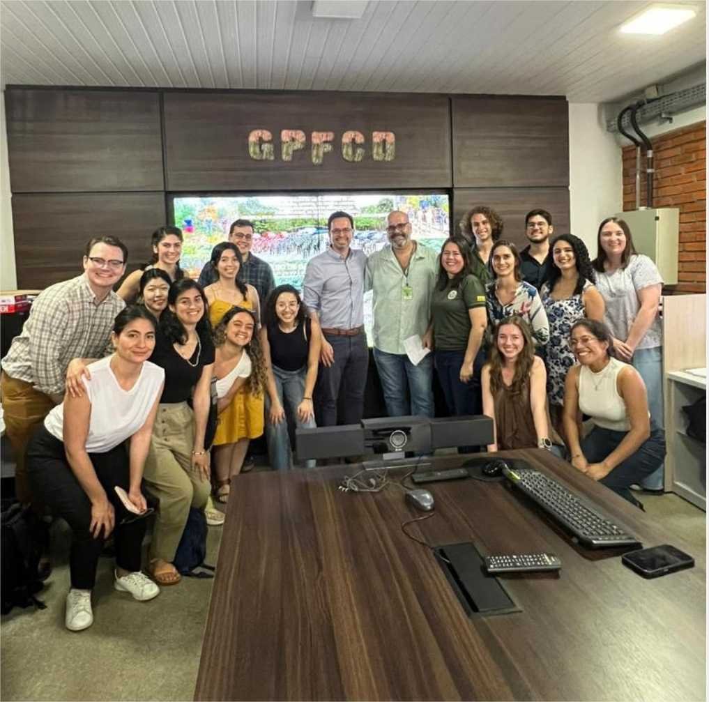 Sema apresenta sistemas e processos de fiscalização ambiental a estudantes da Universidade de Yale, dos EUA