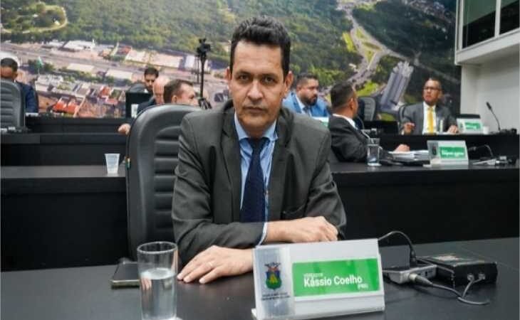 Kassio Coelho agradece troca de lâmpadas e cobra retomada de obras no bairro Amperco