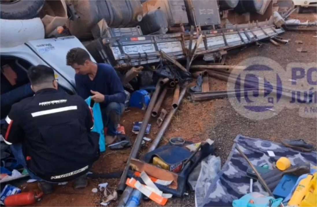 Homem perde controle, tomba caminhão e morre em rodovia de MT