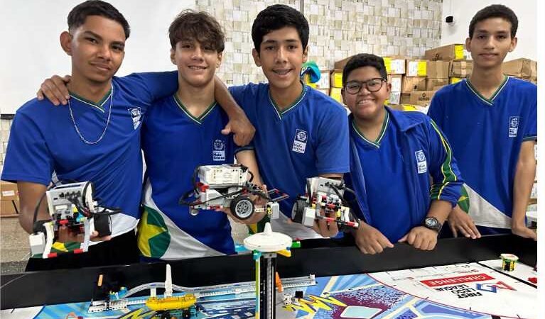 Seduc e Sesi levam atividades de robótica a estudantes de escola estadual em Várzea Grande