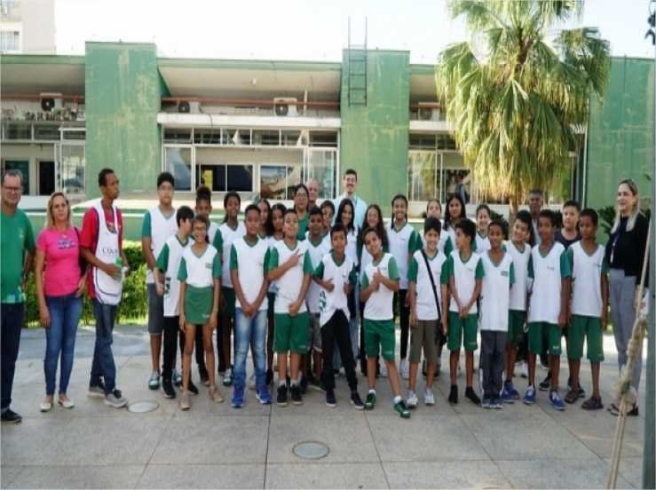 Alunos da EMEB Escola Esmeralda Campos visitam Câmara no projeto Cuiabaninhos