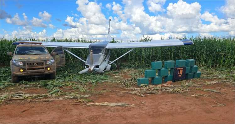 Gefron apreende cerca de 500 quilos de cloridrato de cocaína após queda de aeronave
