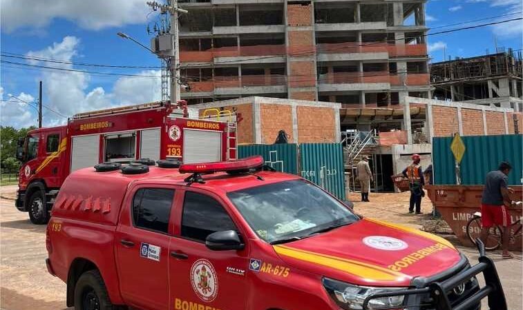 Bombeiros resgatam homem que caiu de andaime de 2,5 metros de altura