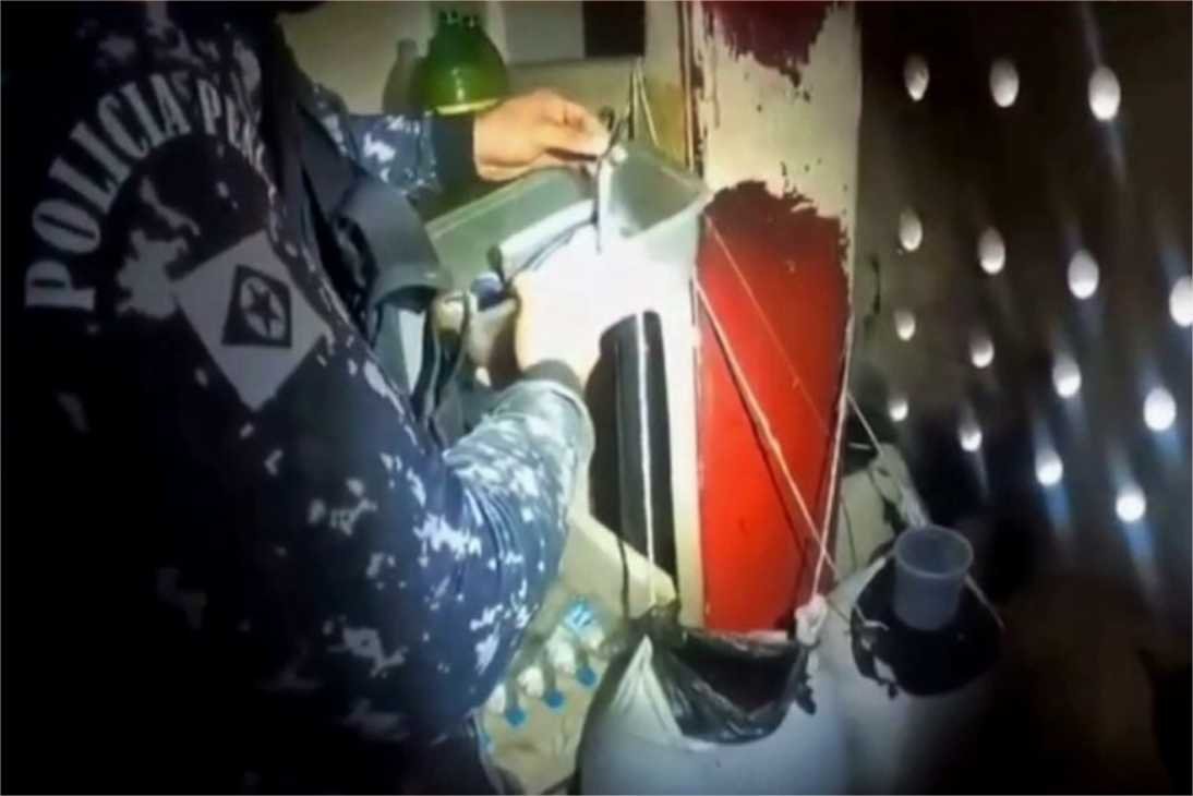 Polícia acha “fábrica” de cachaça dentro do maior presídio de MT