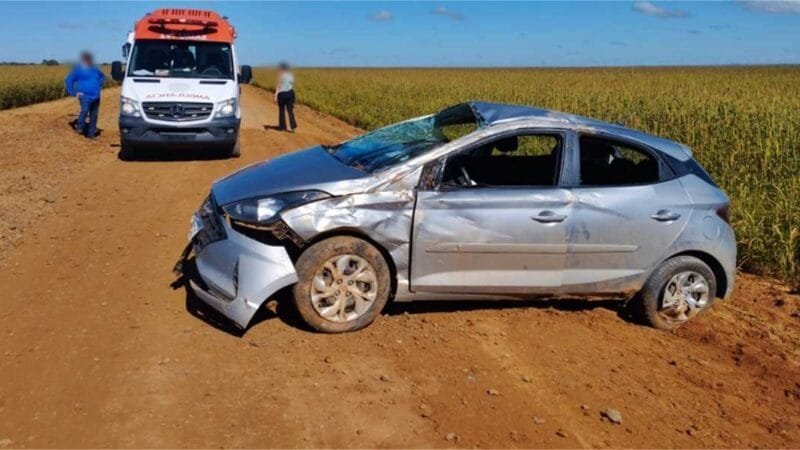 Motorista fica ferido após carro capotar na MT-130