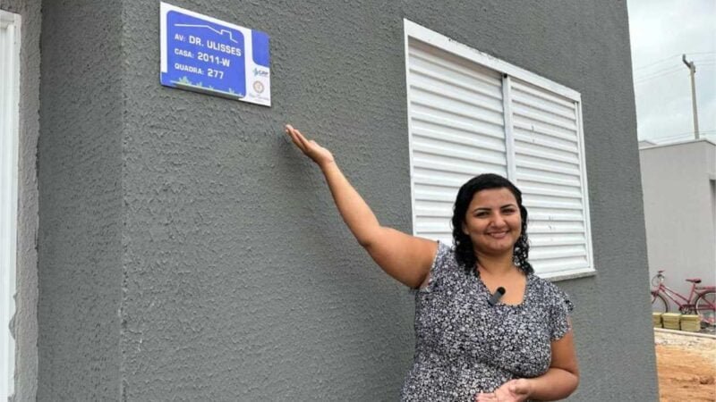 Governo de Mato Grosso entrega 75 casas que tiveram entrada facilitada pelo programa SER Família Habitação