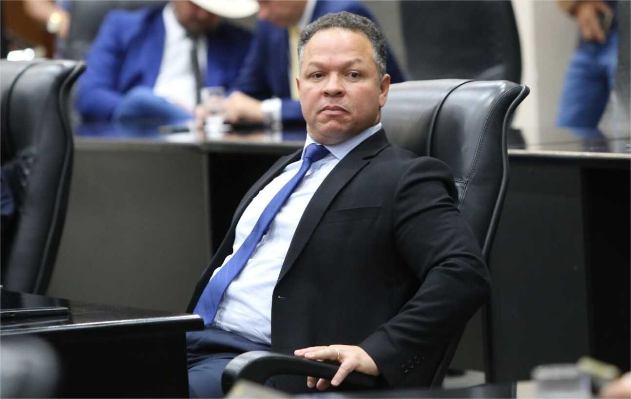 Justiça obriga Cláudio Ferreira retirar outdoors de cunho eleitoreiro em Rondonópolis