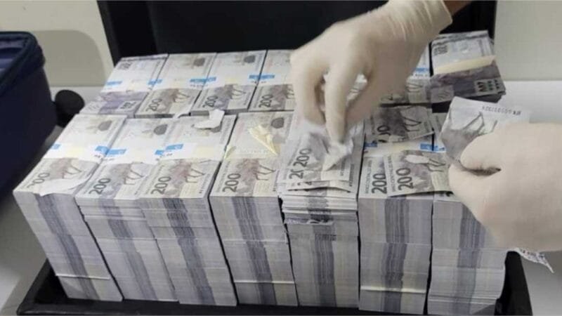 Operação cumpre buscas, prisões e bloqueio de bens contra golpistas encontrados com mala de dinheiro falso