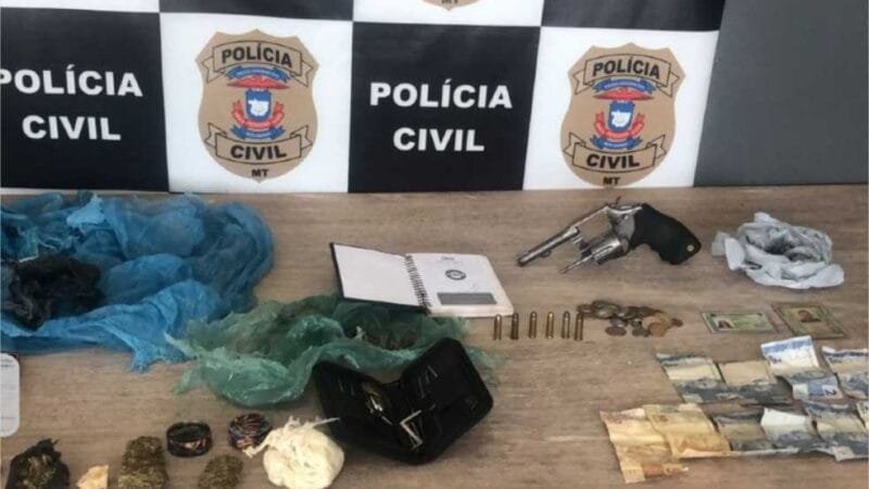 Quatro traficantes são presos com armas, drogas e munições