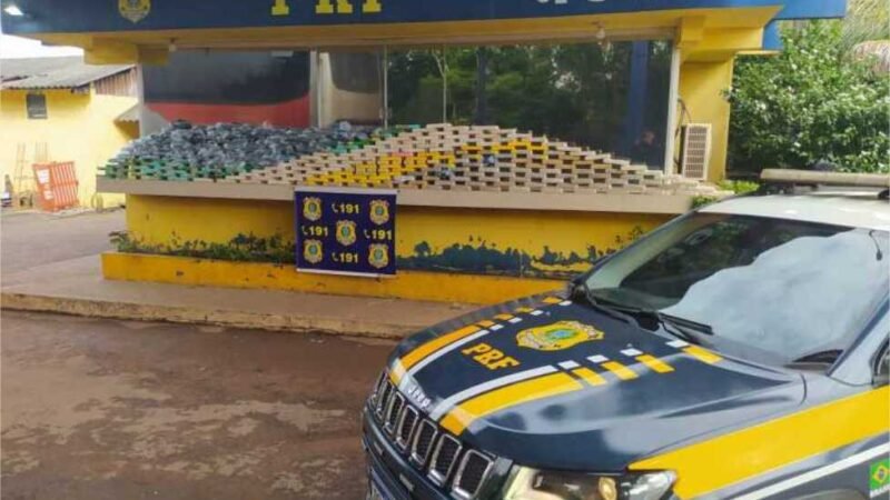 Motorista de ônibus ilegal é preso com 267 tabletes de cocaína escondidos em fundo falso