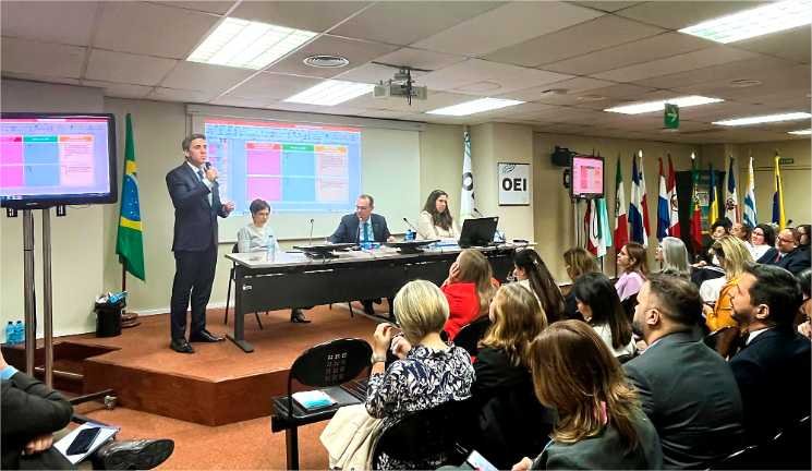 Plano para tornar educação de MT uma das cinco melhores do país é apresentado em seminário em Madri