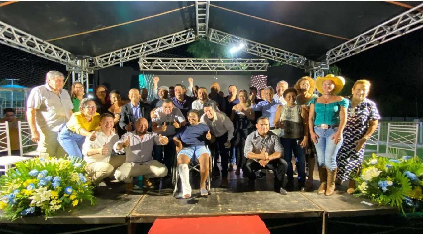 Em ato com 300 pessoas, Dr. Vicente Palmiro filia no MDB em Cáceres