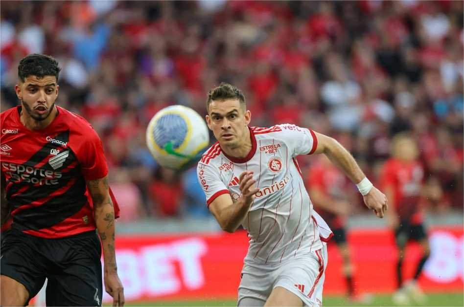 Internacional perde para o Athletico-PR na Ligga Arena