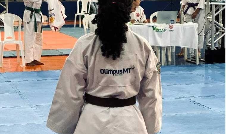 “Poder competir internacionalmente é a prova do impacto transformador do Olimpus na carreira dela”, destaca mãe de carateca